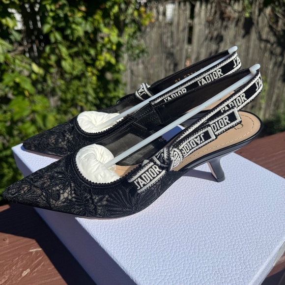Christian Dior Slingback Pump - Picture 7 of 12